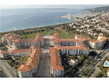 Apartment       for sale in Juan-les-Pins (Provence-Alpes-Cote d'Azur)