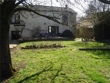 House for sale in Villefagnan (Poitou-Charentes)