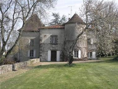 Ch�teau for sale in Confolens (Poitou-Charentes)
