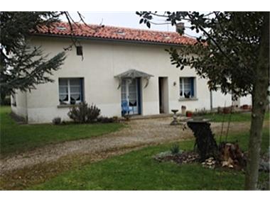 Stone House for sale in Blanzay (Poitou-Charentes)
