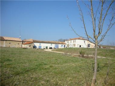 Equestrian for sale in Chevanceaux (Poitou-Charentes)