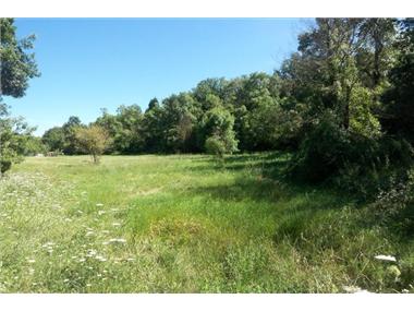 Land for sale in Chateauneuf-Grasse (Provence-Alpes-Cote d'Azur)