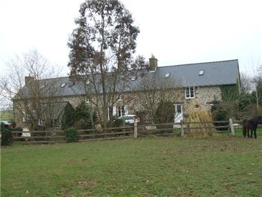Old House for sale in Fougerolles-du-Plessis (Region Pays de la Loire)