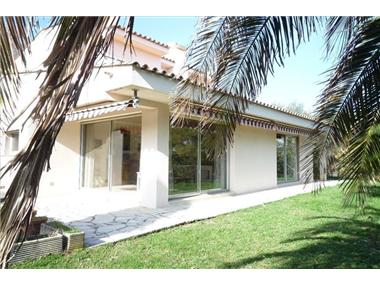 Villa for sale in Peymeinade (Provence-Alpes-Cote d'Azur)