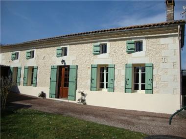House for sale in Montguyon (Poitou-Charentes)