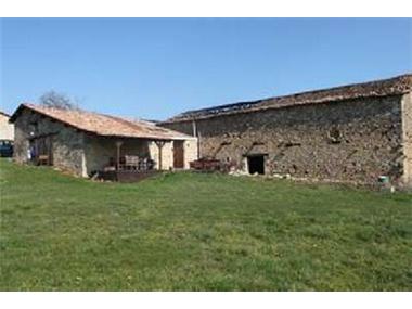 Stone House for sale in Rouille (Poitou-Charentes)