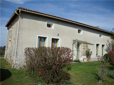 House for sale in Montguyon (Poitou-Charentes)