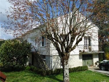 House for sale in Ruffec (Poitou-Charentes)