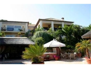 Villa for sale in Nueva Andalucia (Andalucia)
