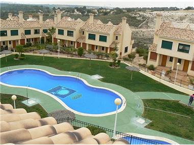 Townhouse for sale in Campoamor (Valencia)