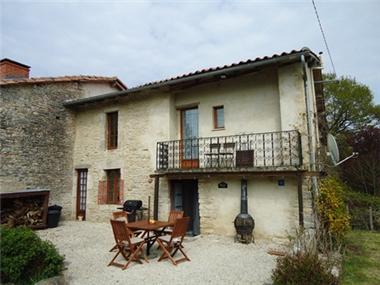 House for sale in Champagne-Mouton (Poitou-Charentes)