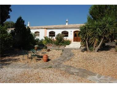 Villa for sale in Loule (Faro)