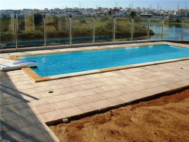 Villa / Townhouse for sale in Meia Praia (Faro)