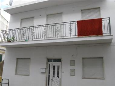 Building for sale in Lagos (Faro)