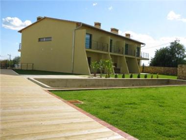 Villa / Townhouse for sale in Alcantarilha (Faro)