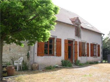 Estate for sale in Saint-Amand-Montrond (Region Centre)