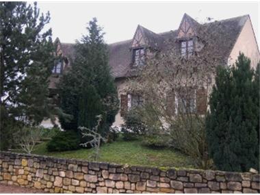 House for sale in Saint-Amand-Montrond