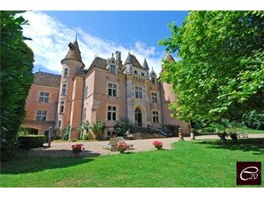 Chateau for sale in Buxy (Bourgogne)