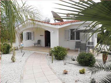Bungalow for sale in Coral Bay (Paphos)