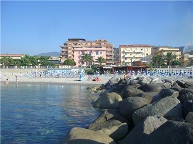Apartment       for sale in Roccella Ionica (Calabria)