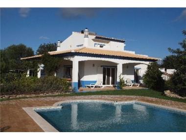 Villa for sale in Estoi (Faro)