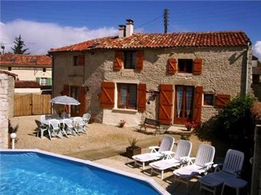 House for sale in Chef-Boutonne (Poitou-Charentes)