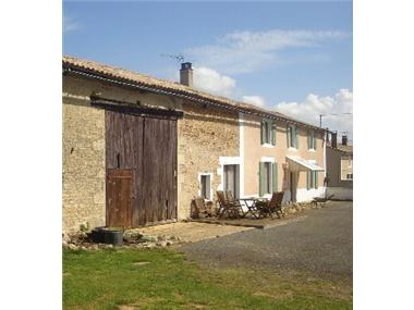 House for sale in Sauze-Vaussais (Poitou-Charentes)