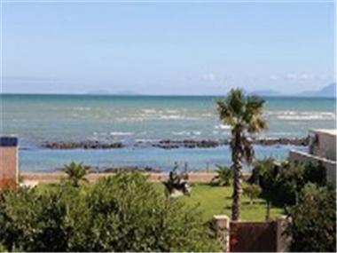 Apartment for sale in Gordon's Bay (Province of the Western Cape)