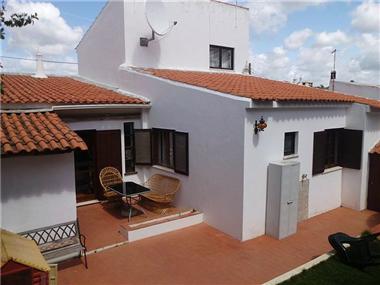 Villa / Townhouse for sale in Praia da Luz (Faro)