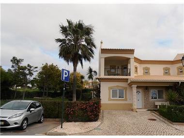 Villa / Townhouse for sale in Boavista Golf (Faro)