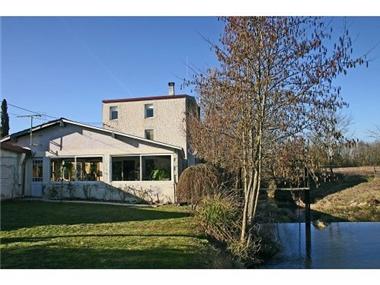 House for sale in Sainte-Foy-la-Grande (Aquitaine)