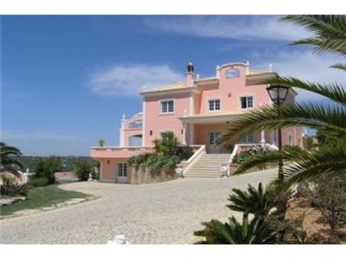 Villa for sale in Loule (Faro)