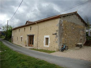 Barn_conversion for sale in Chalais (Poitou-Charentes)