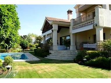 Villa for sale in El Paraiso (Andalucia)