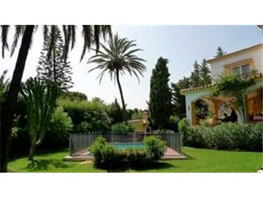 Villa for sale in Guadalmina (Andalucia)