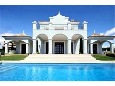 Villa for sale in Elviria (Andalucia)