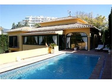 Villa for sale in Guadalmina (Andalucia)