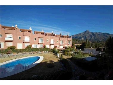 Townhouse for sale in Nueva Andalucia (Andalucia)
