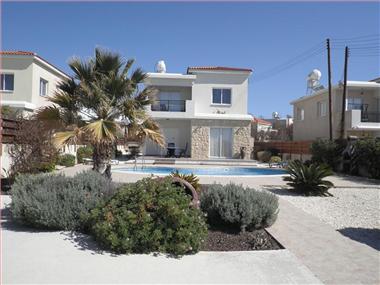 House/villa for sale in Khlorakas (Paphos)