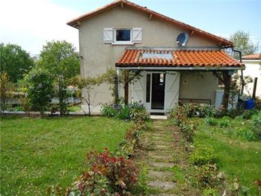 House for sale in Ruffec (Poitou-Charentes)