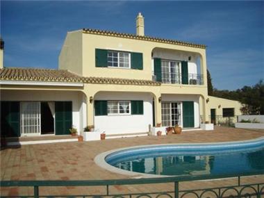 Villa for sale in Estoi (Faro)