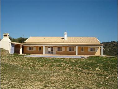 Villa for sale in Loule (Faro)