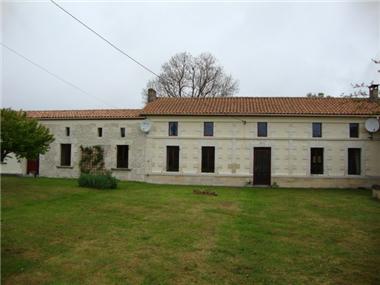 House for sale in Montendre (Poitou-Charentes)