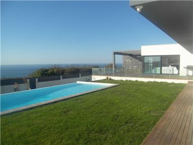 House/villa for sale in Foz do Arelho (Leiria)
