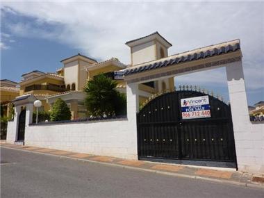 Villa / Detached for sale in Algorfa (Valencia)