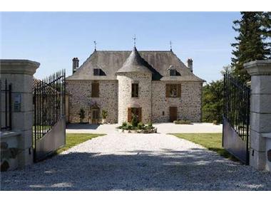 Ch�teau for sale in Confolens (Poitou-Charentes)