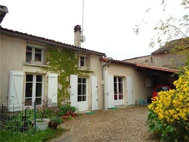 House for sale in Aunac (Poitou-Charentes)