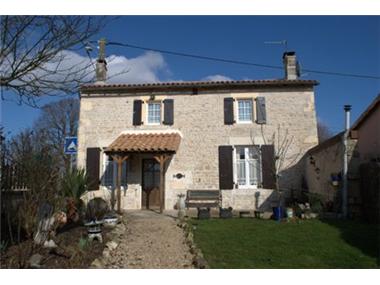 House for sale in Sauze-Vaussais (Poitou-Charentes)