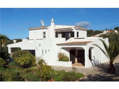Villa for sale in Santa Barbara de Nexe (Faro)