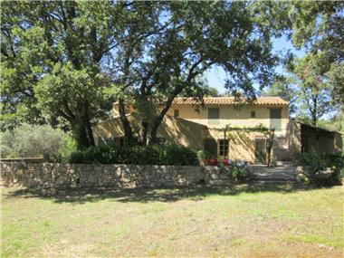 House for sale in Cucuron